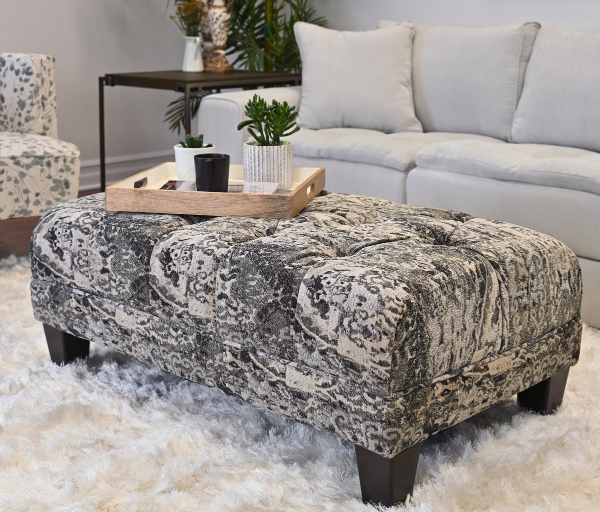 Oversized Tufted Ottoman E777413