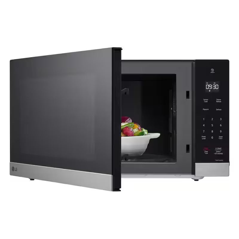 1200-Watt Countertop Microwave with Smart Inverter P651