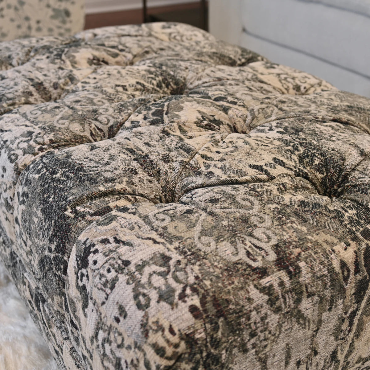 Oversized Tufted Ottoman E777413