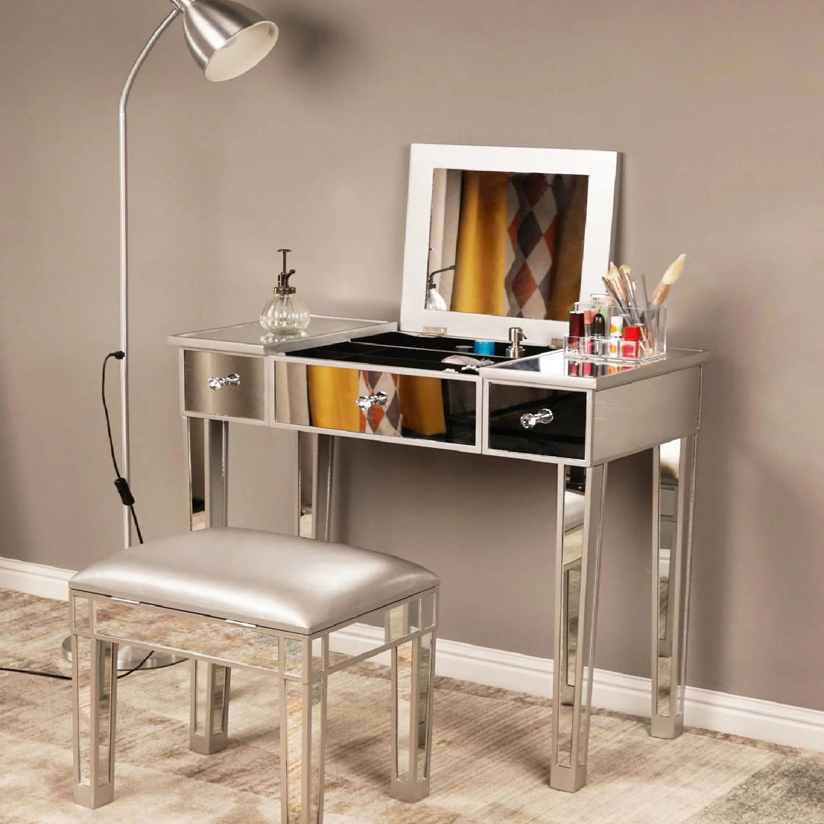 Wood Vanity Table with Flip-top Mirror 3 Drawers T2035