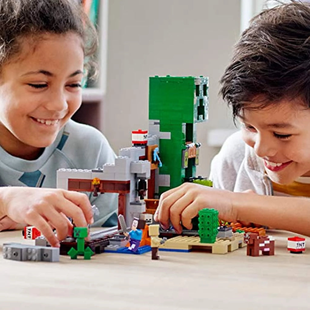 Minecraft Building Kit 834 Pieces C957