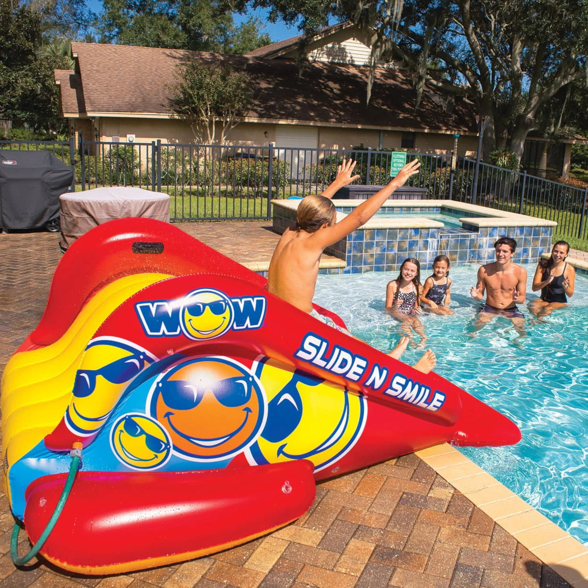 Inflatable Pool Slide with Sprinklers Y63638