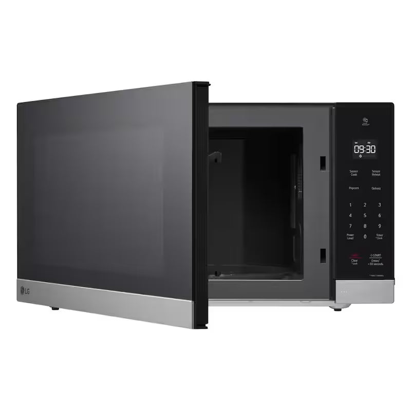 1200-Watt Countertop Microwave with Smart Inverter P651