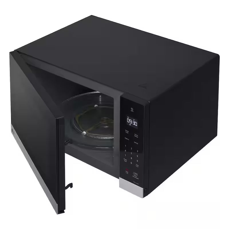 1200-Watt Countertop Microwave with Smart Inverter P651