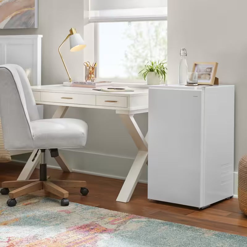 Mini Refrigerator in White N573899