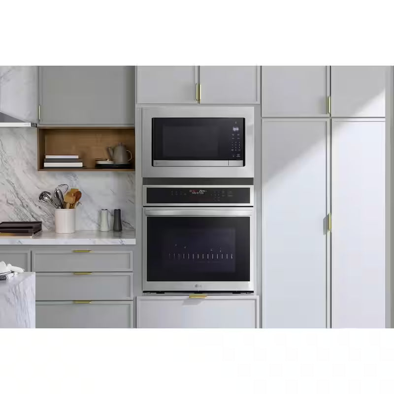 1200-Watt Countertop Microwave with Smart Inverter P651