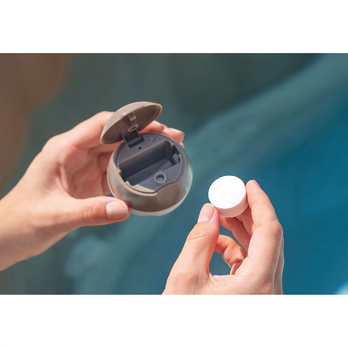 Inflatable Hot Tub with Filter Pump & Cover S115894