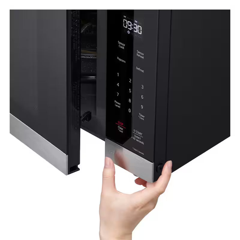 1200-Watt Countertop Microwave with Smart Inverter P651